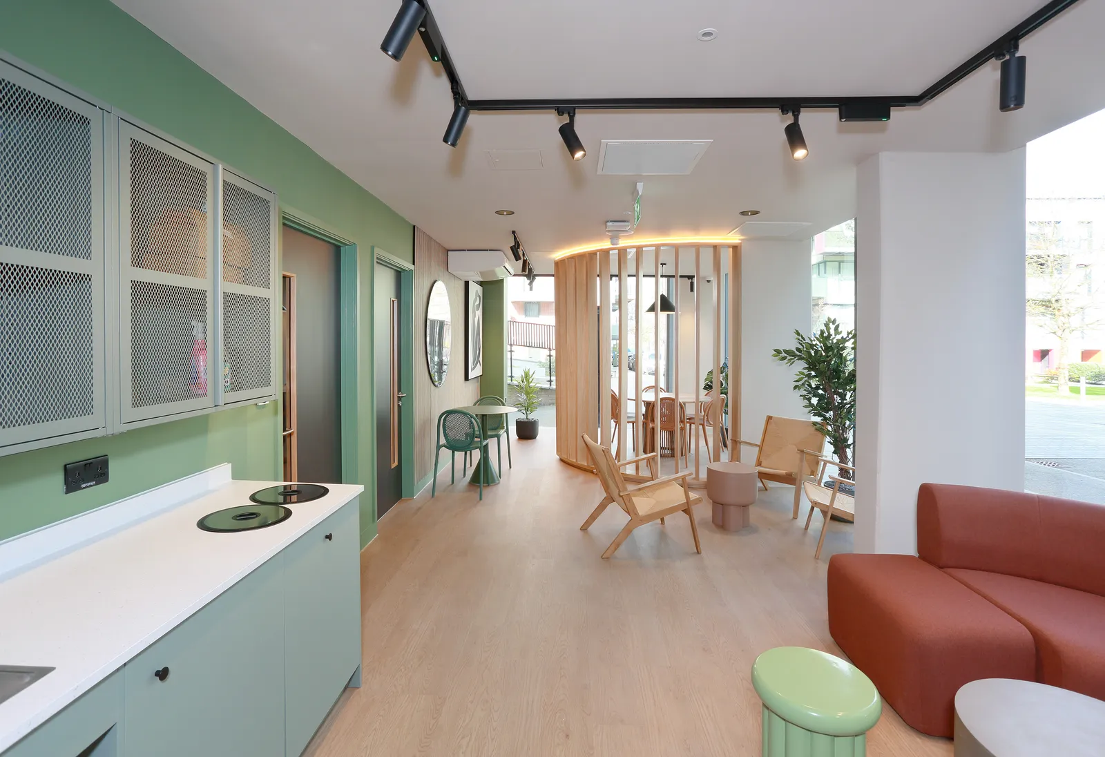 Emily Bowes Court photo 9
