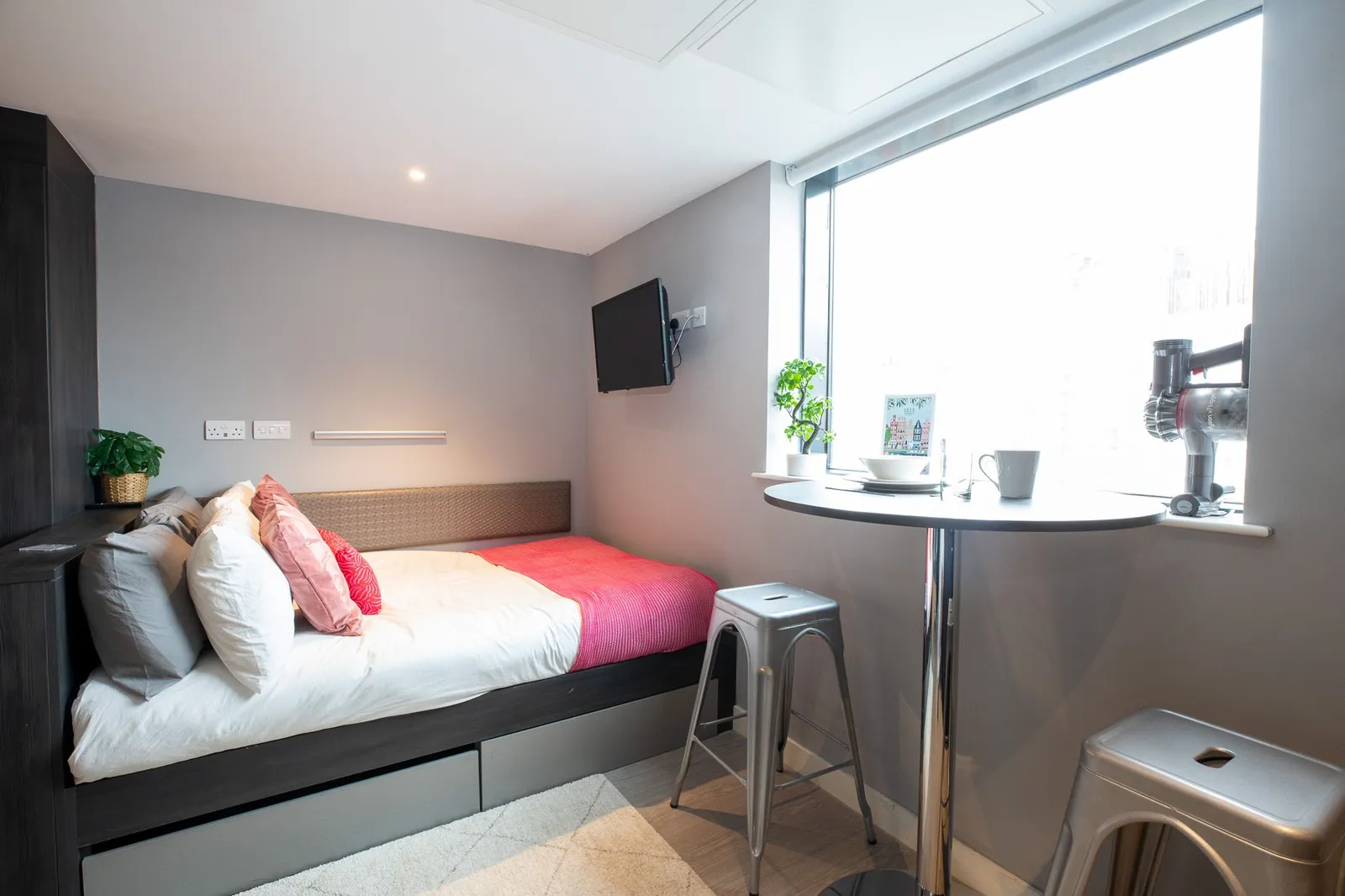 Silver Mezzanine Apartment at Plummer House, Newcastle