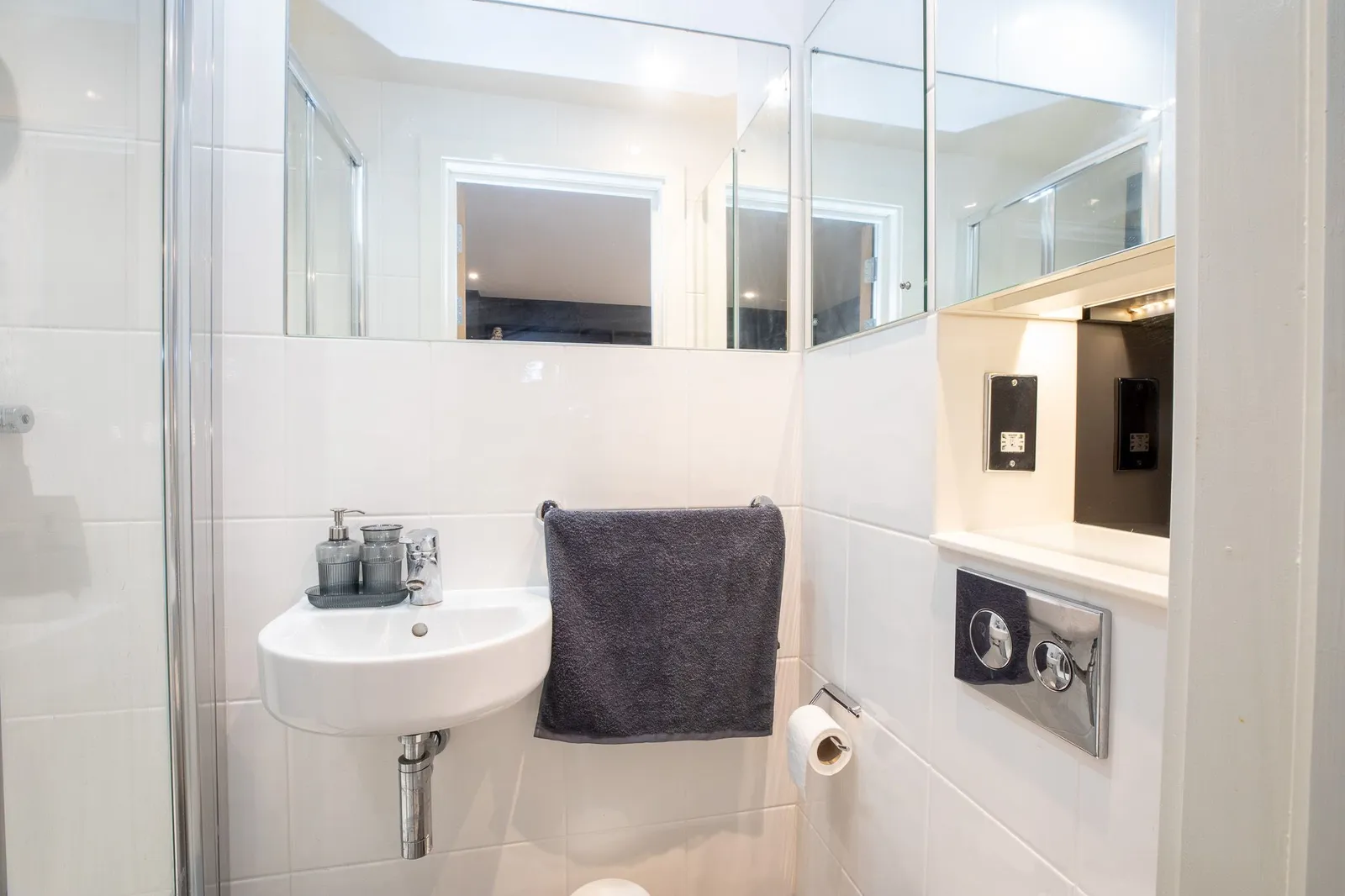 Deluxe 2-Bed Apartment at Plummer House, Newcastle