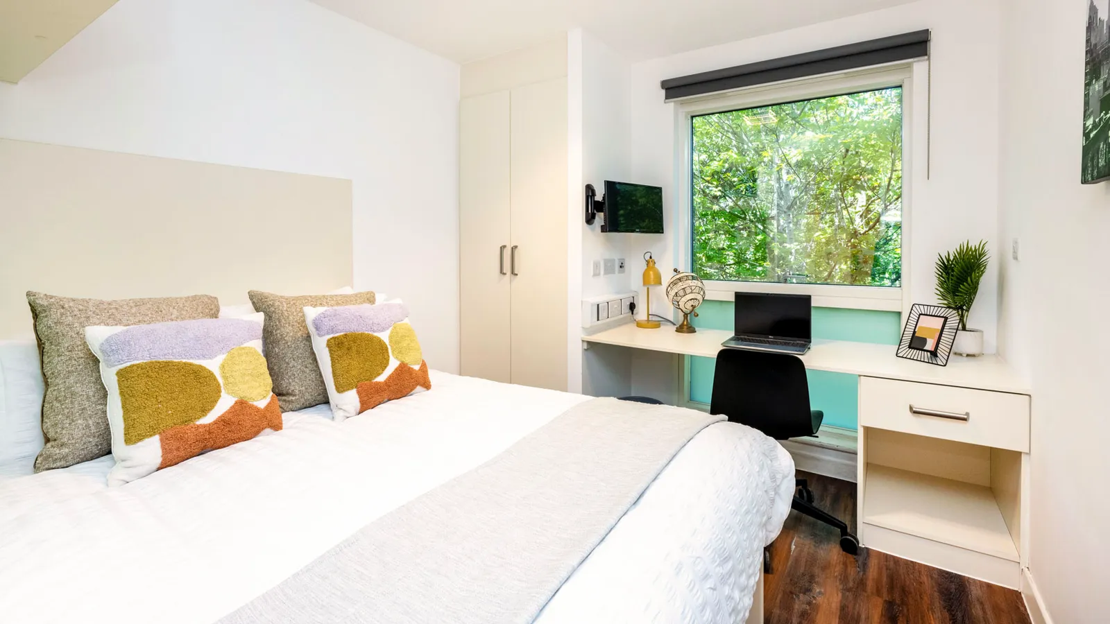 Deluxe Studio at Hollingbury House