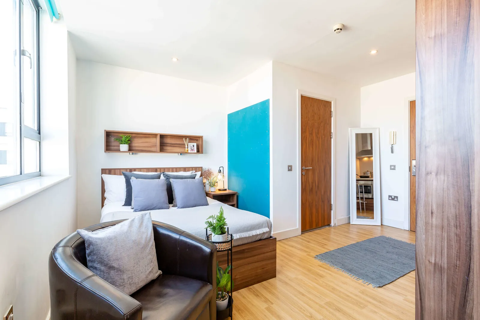 Medium Studio at King Square Studios