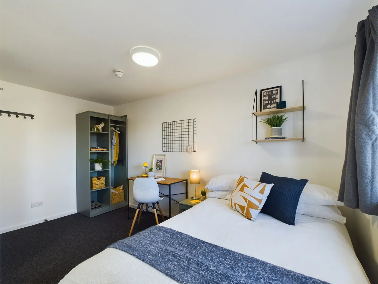 Classic 4 Bed at Brookside