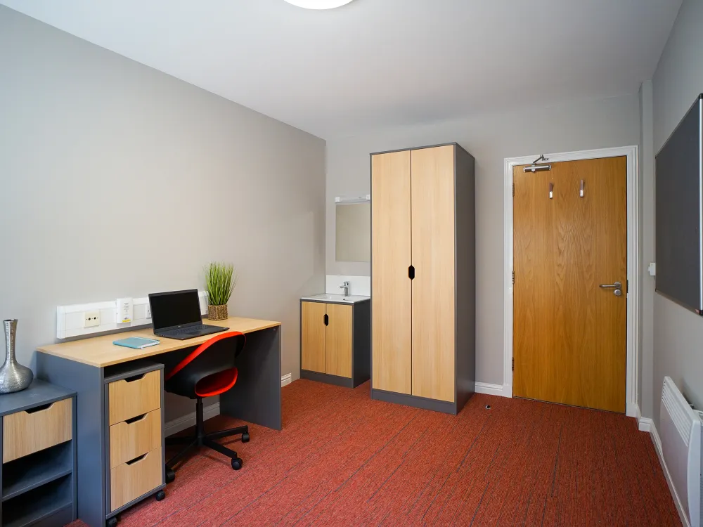 8 Roxburgh photo 11