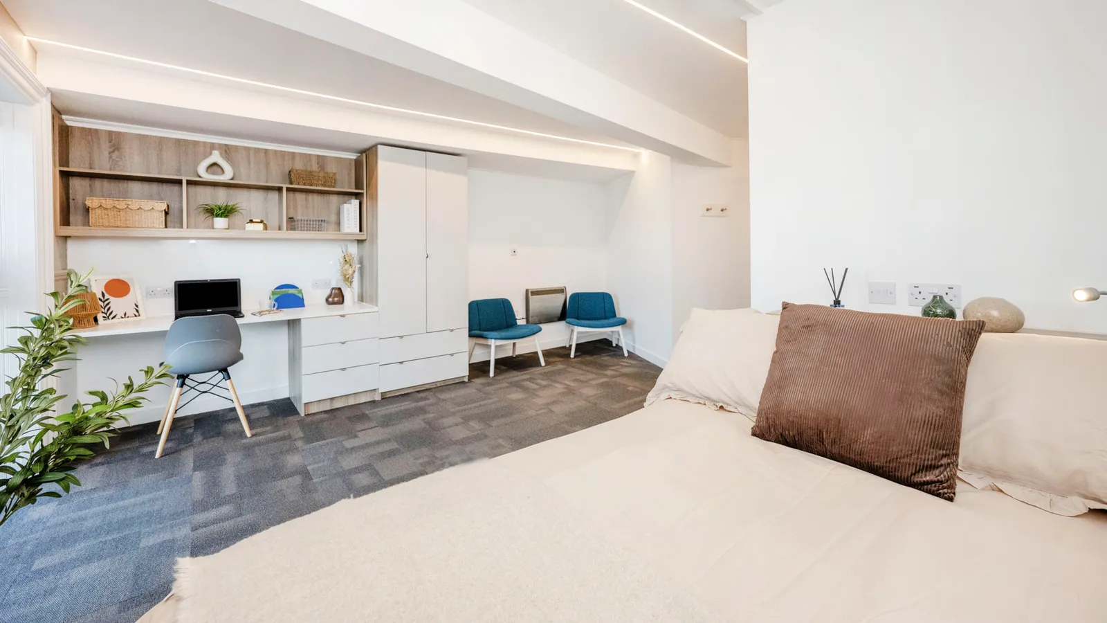 Deluxe Plus Single Ensuite at Gillows