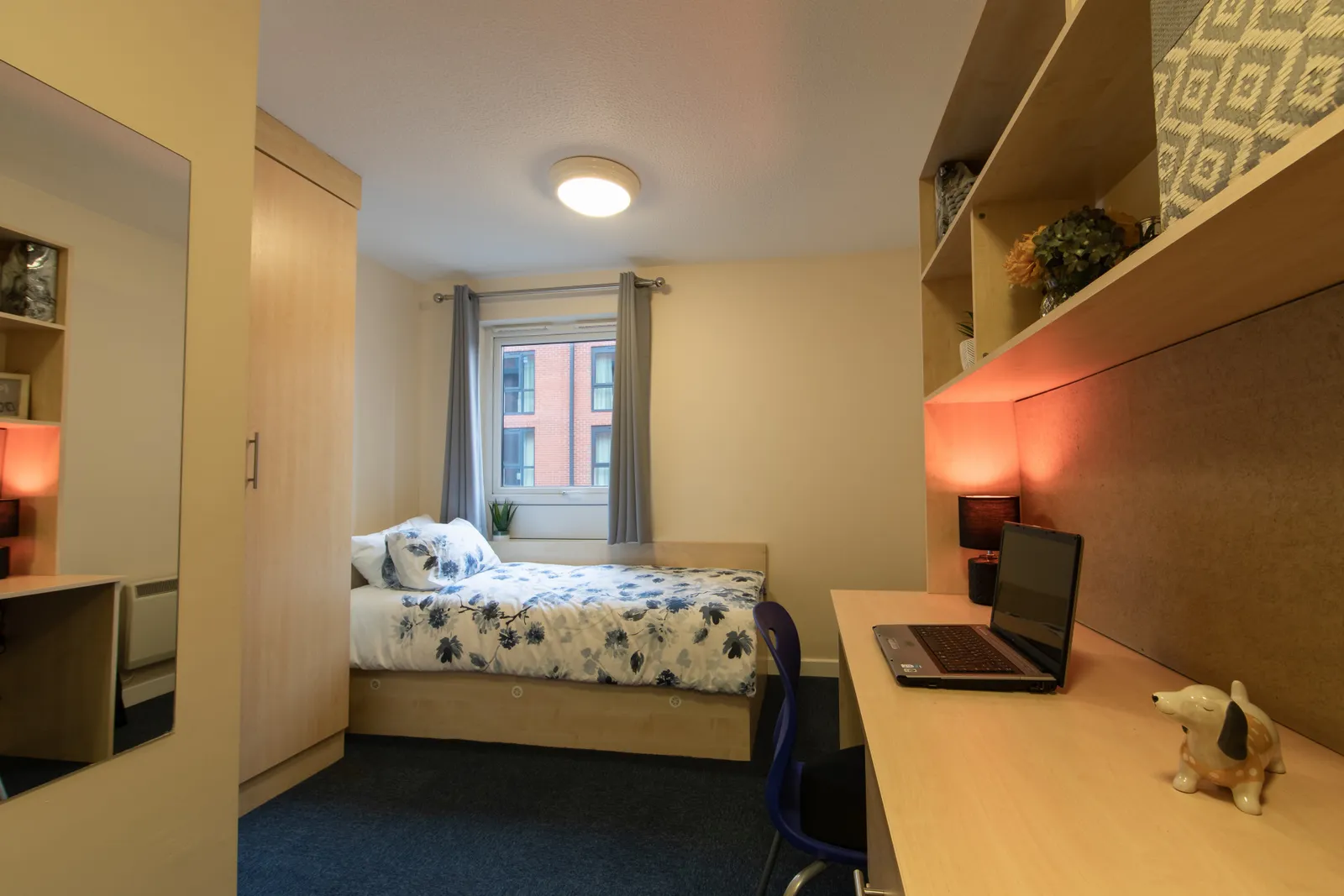 Standard Square Ensuite at Brayford Quay