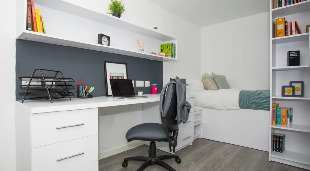Large Standard Studio Plus at Cube Ealing