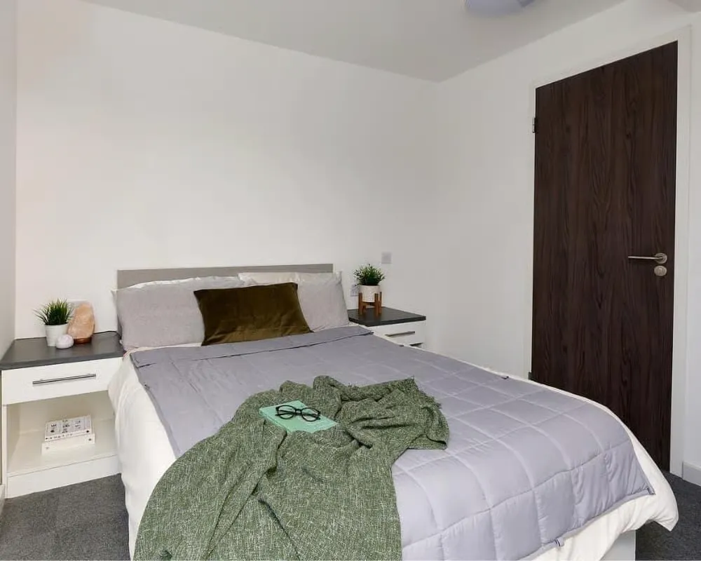 Premium Studio at Frobisher House