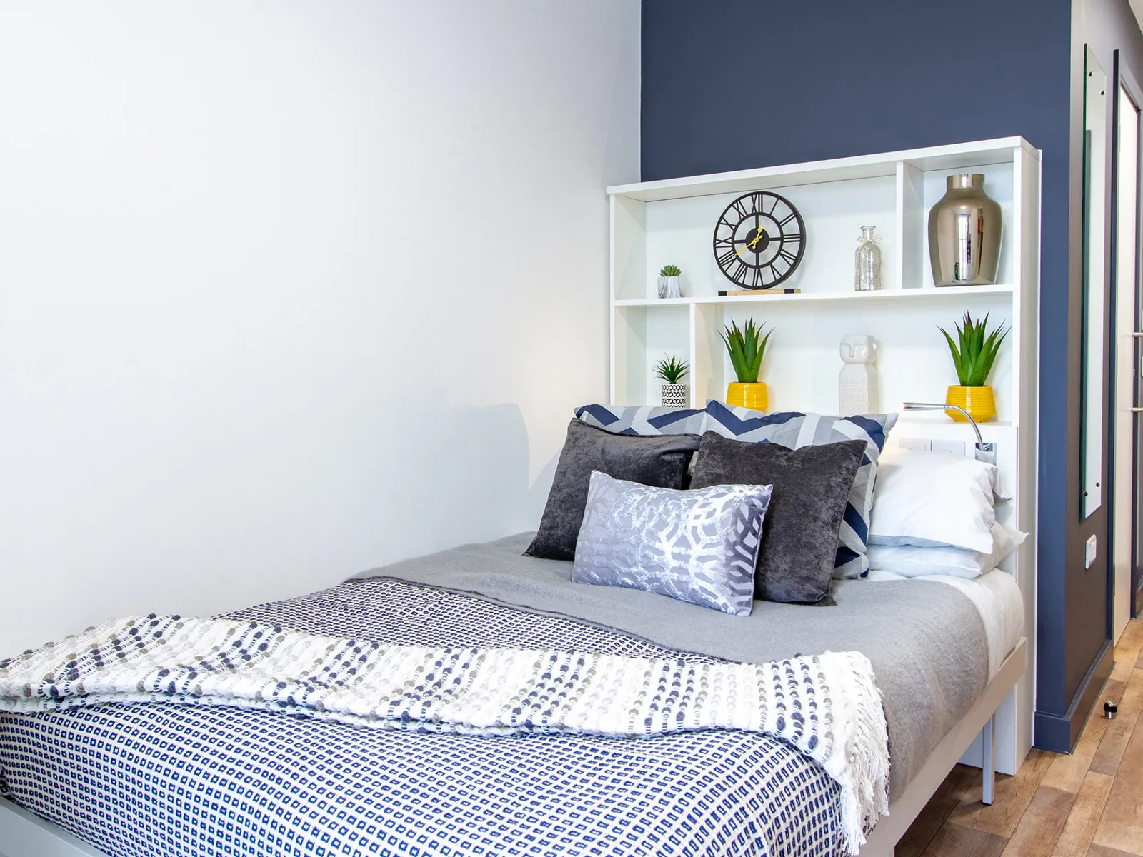 Classic 4 & 5 Bed Ensuite at Plymouth Cross House