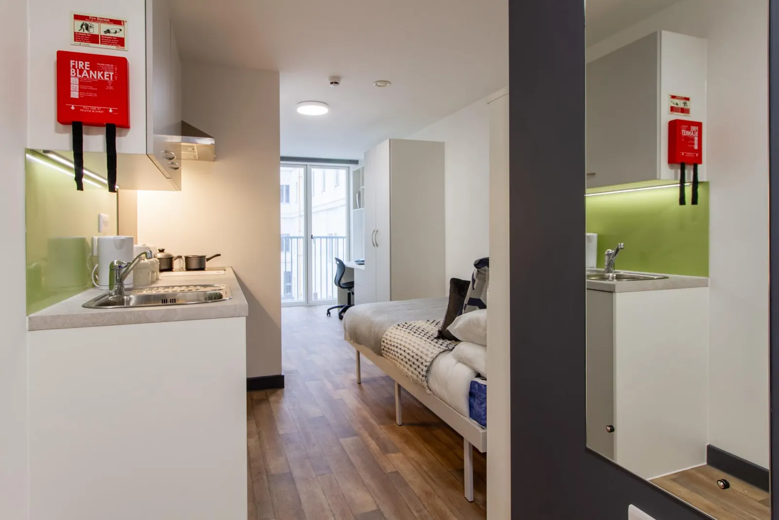 Deluxe Studio at Plymouth Cross House