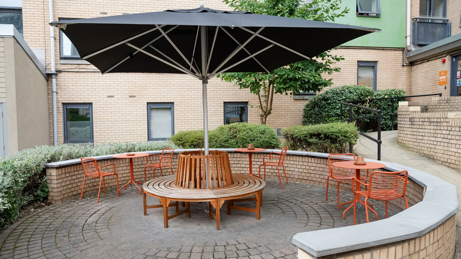 Devonshire Courtyard photo 21