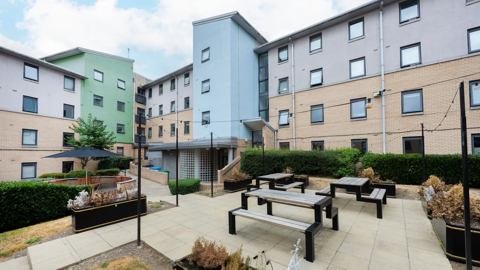Devonshire Courtyard photo 23