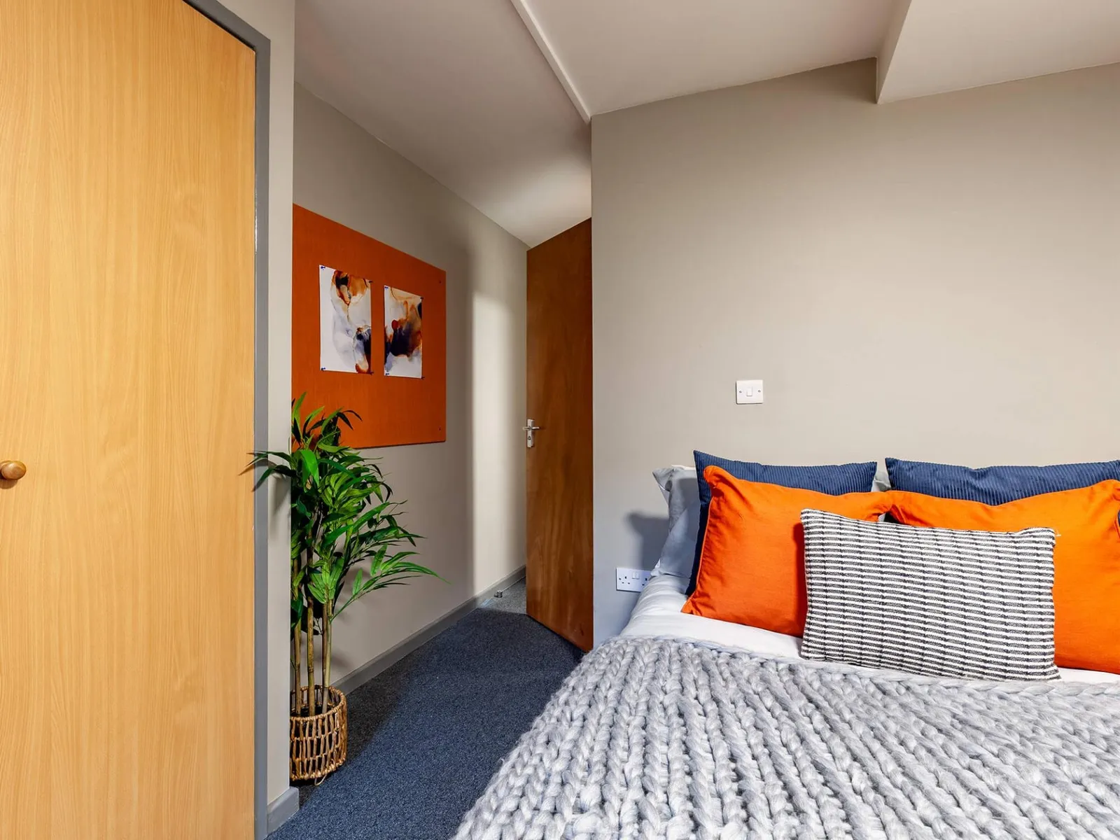 Standard Ensuite at Devonshire Courtyard
