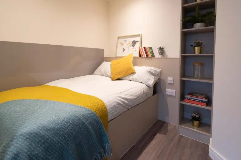1 Bed Apartment at Redvers Tower