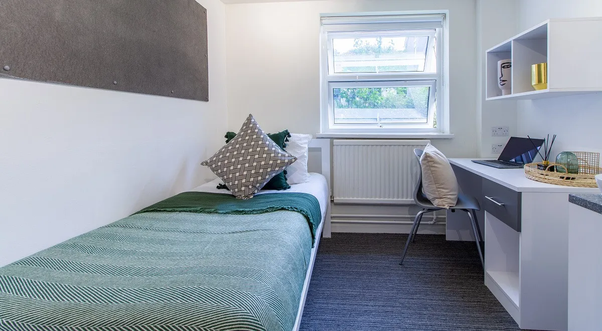 Silver Room at Green Wood Court