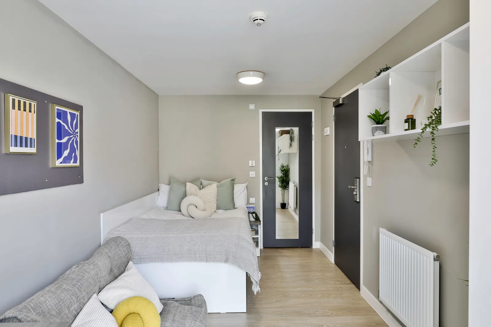 Classic Smaller Shared Apartment at James House