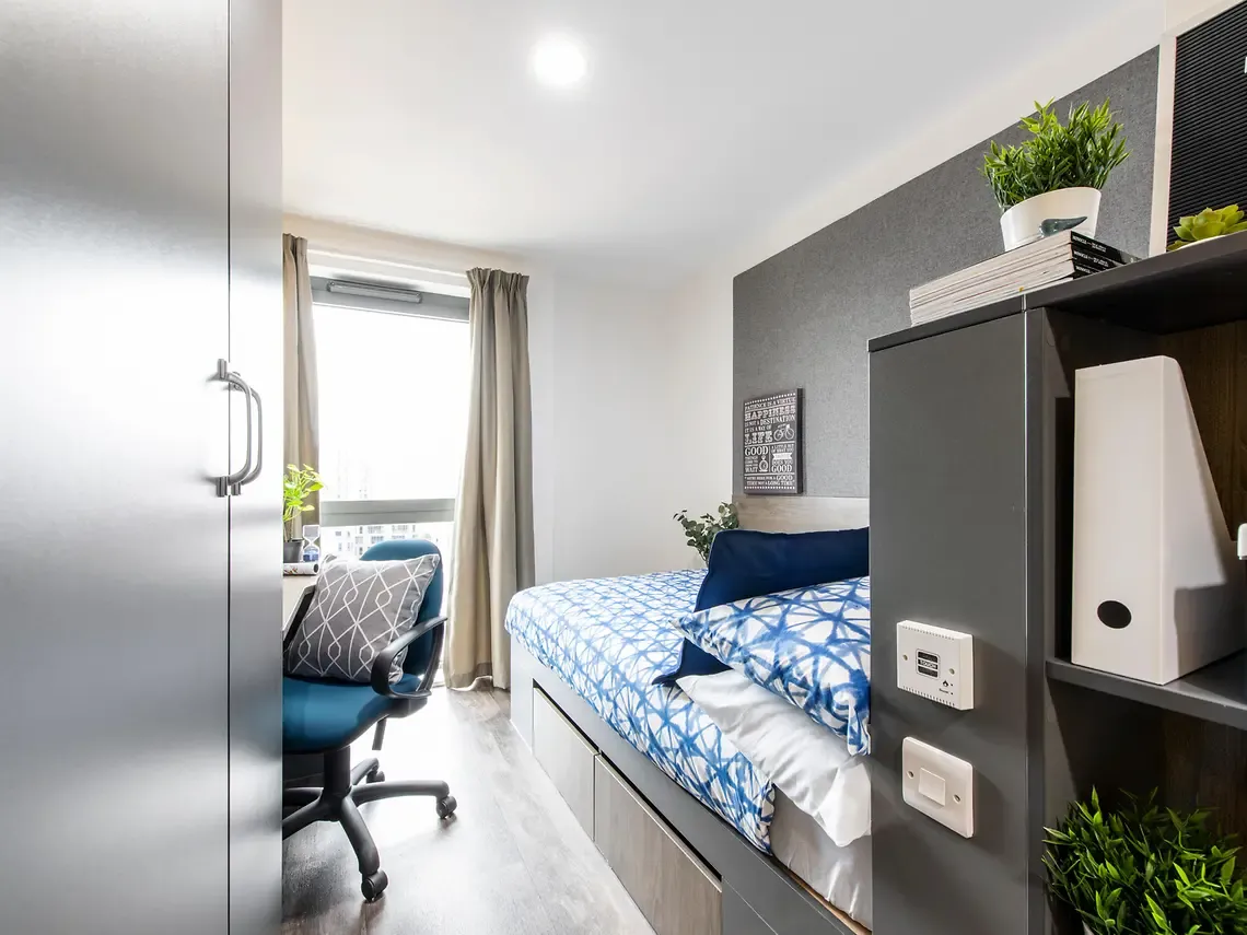 Yugo Bentley House photo 14