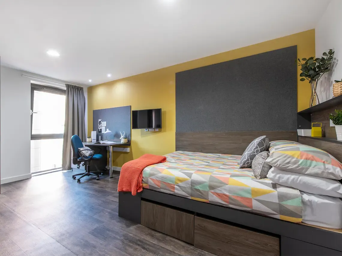Yugo Bentley House photo 17