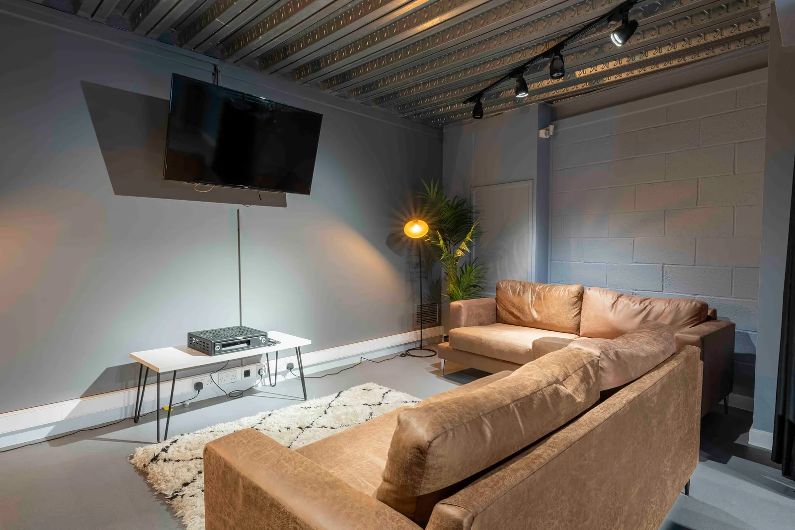 iQ Broderick House photo 11