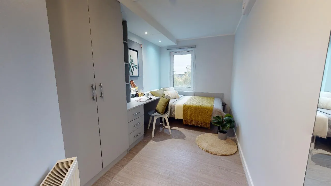 iQ Broderick House photo 35