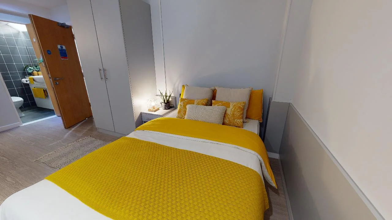 Platinum Studio at iQ Broderick House