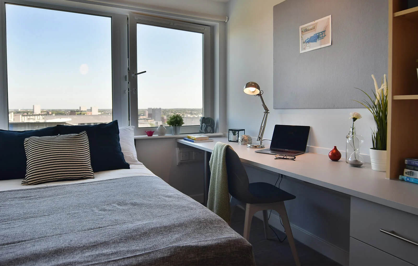 Gold En Suite Plus at iQ Broderick House
