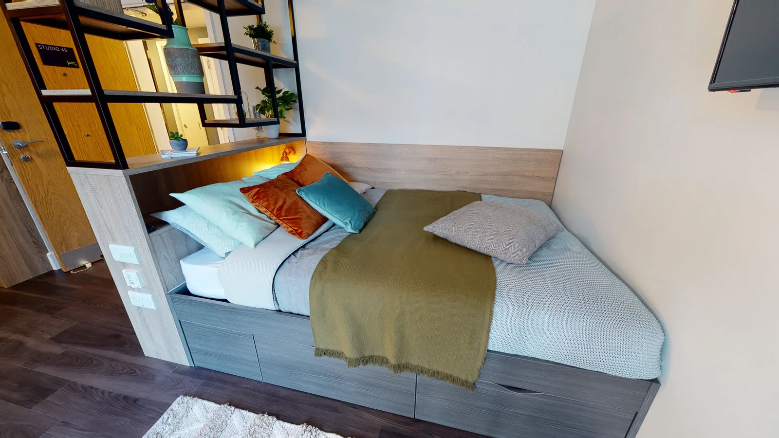 Enjoy maximum space in our newly refurbished platinum studio  at iQ Abacus House