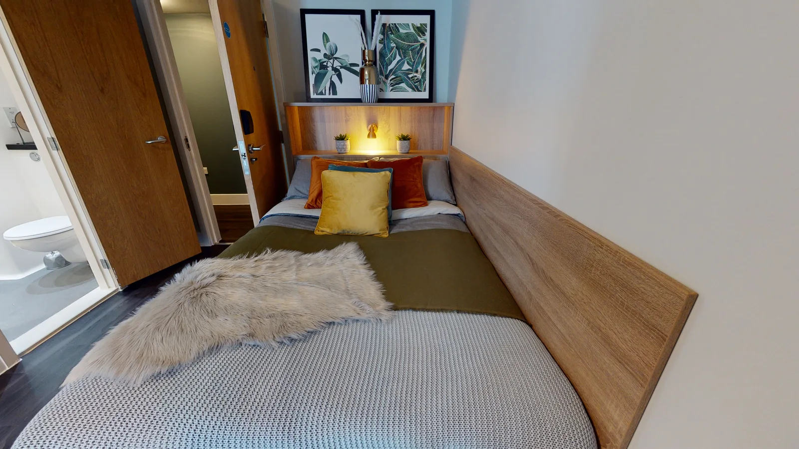 Enjoy our top-of-the-range gold en suite premium at iQ Abacus House