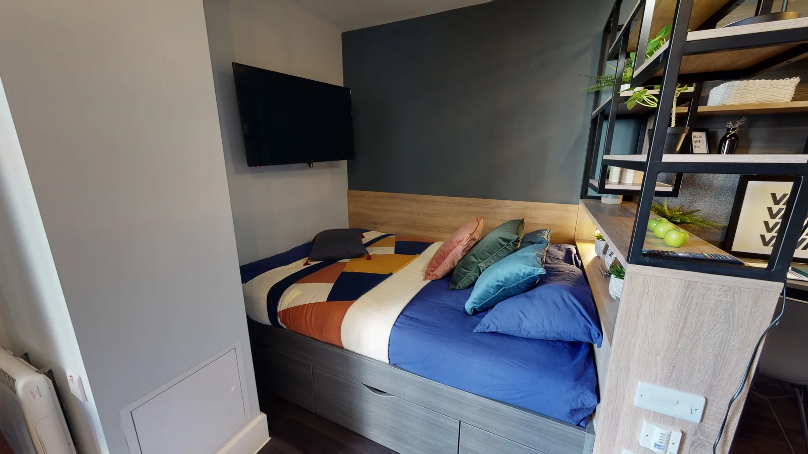 More space and all the essentials in our silver studio at iQ Abacus House
