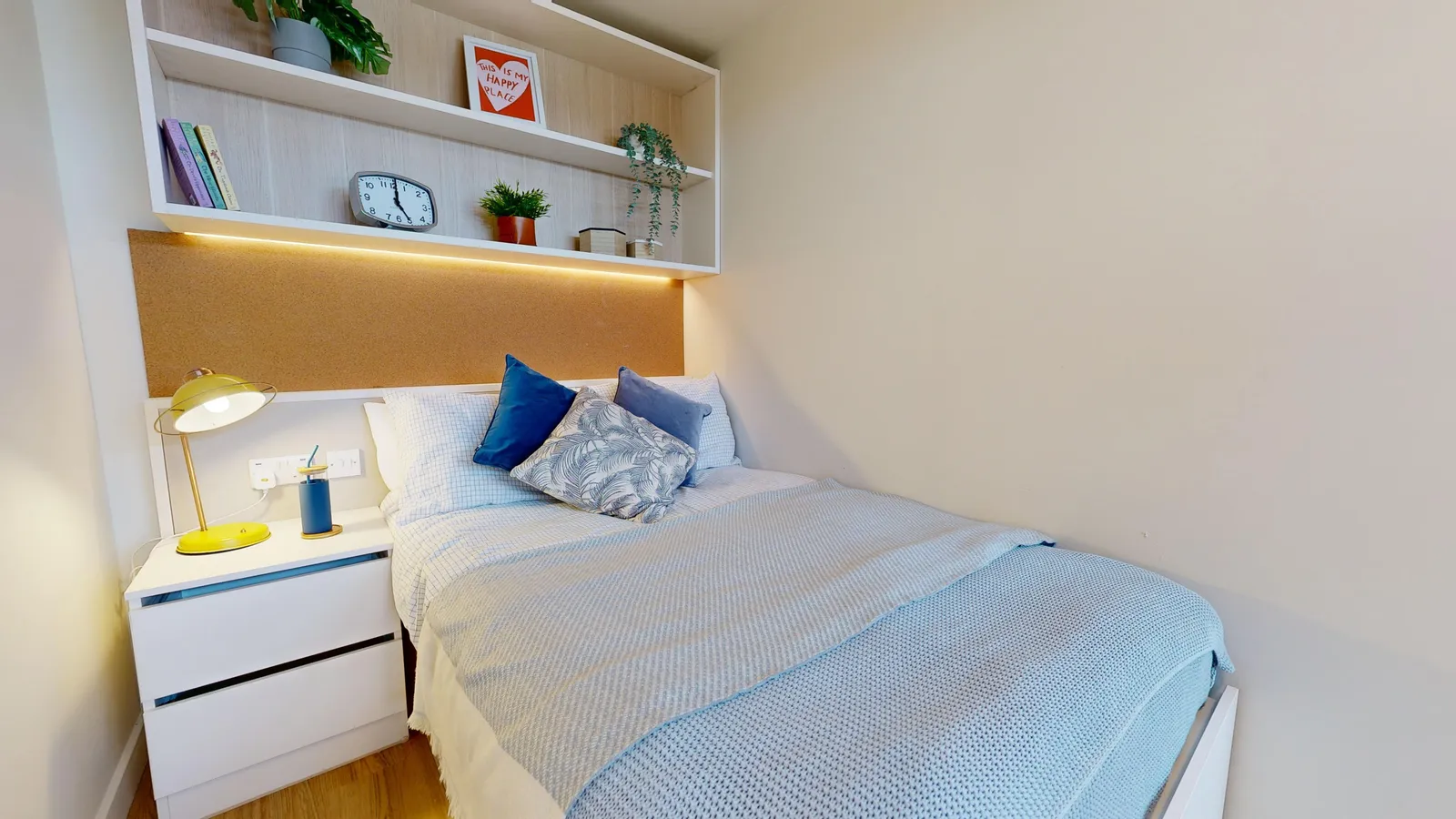 iQ Water Lane House photo 17