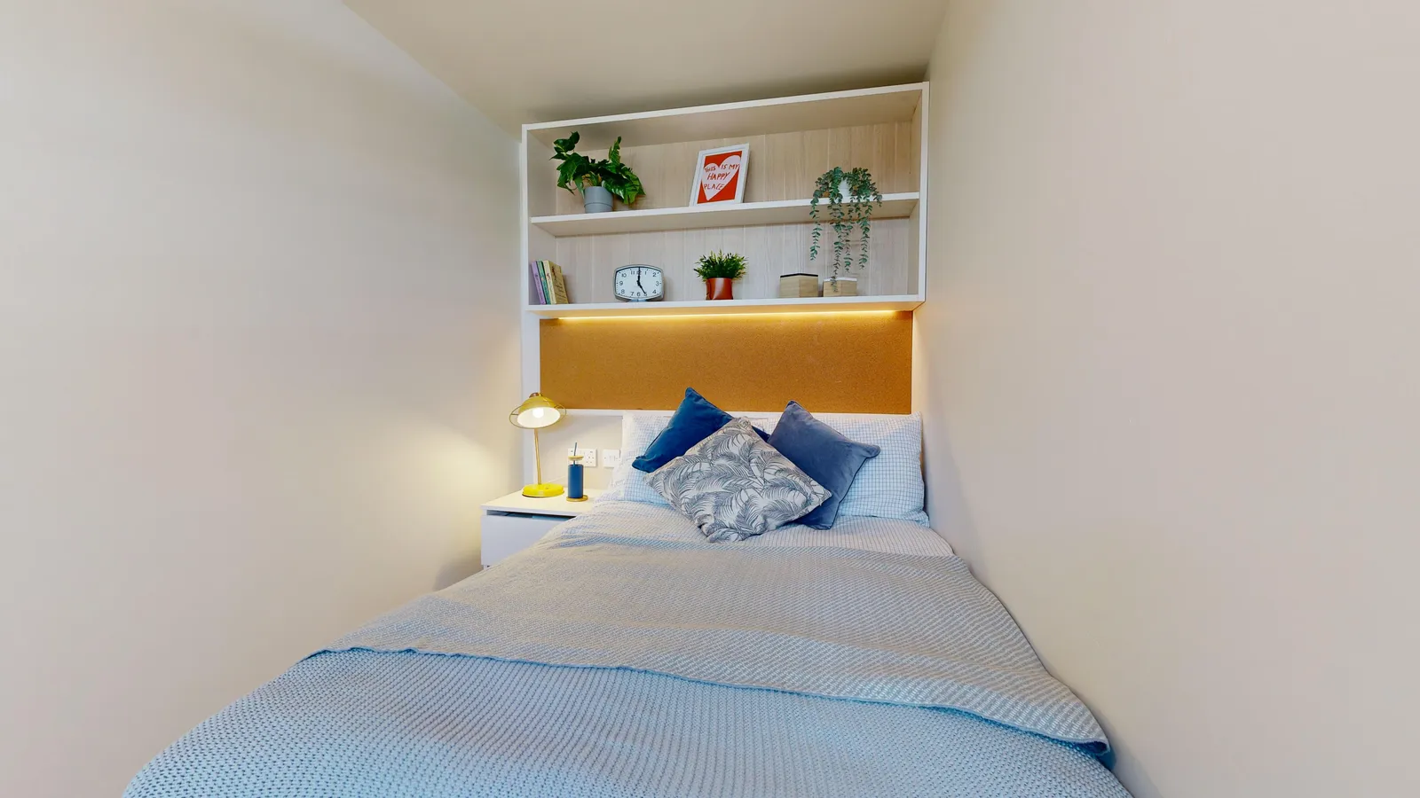 iQ Water Lane House photo 18
