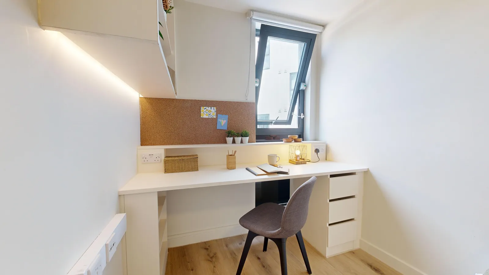 iQ Water Lane House photo 27