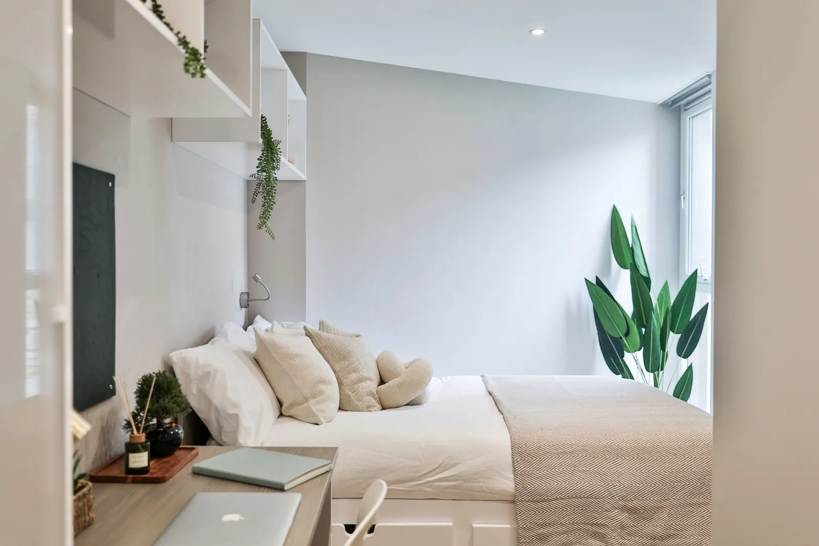 Classic 3 Bed Apartment at William & Matthew House