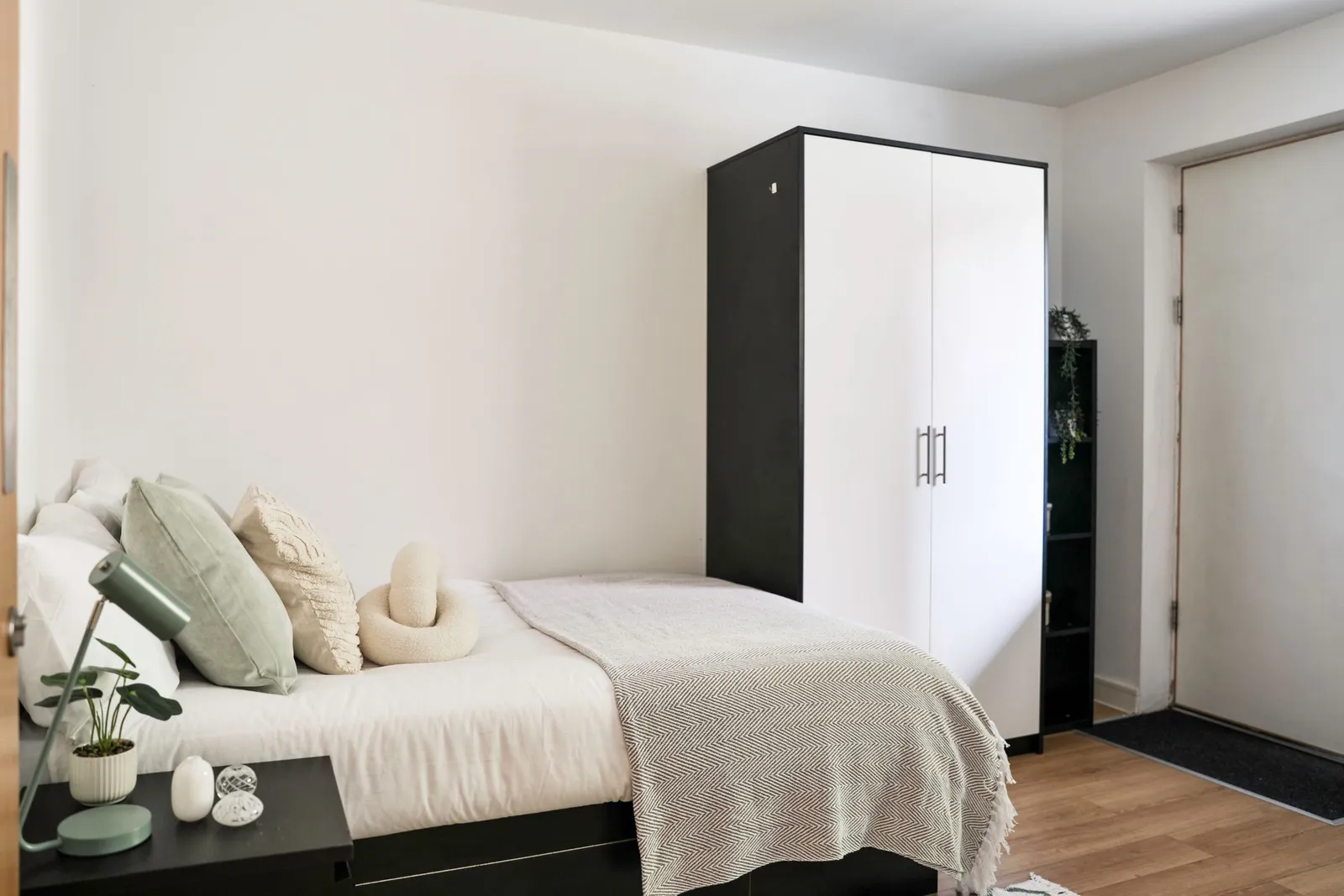 Premium 3-4 Bed Apartment - Castle View at Northgate House