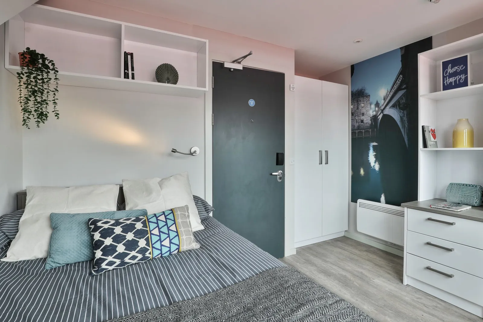 Premium Smaller 2 Bed Apartment - Shared Bathroom at Northgate House