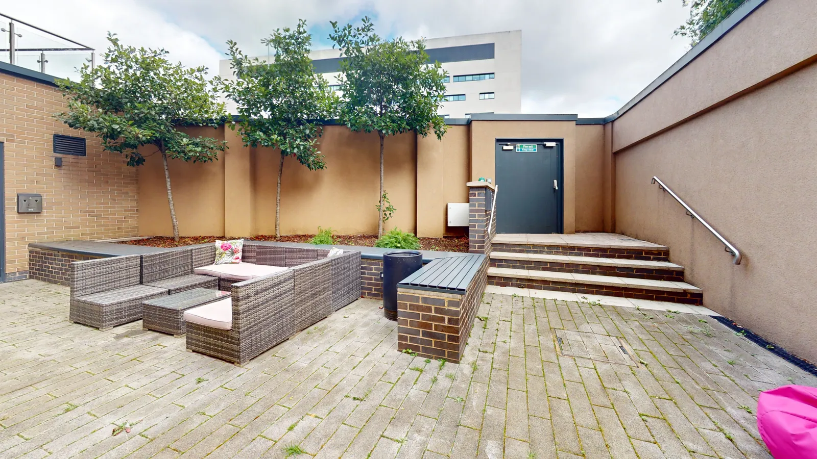 33 Parkside photo 42
