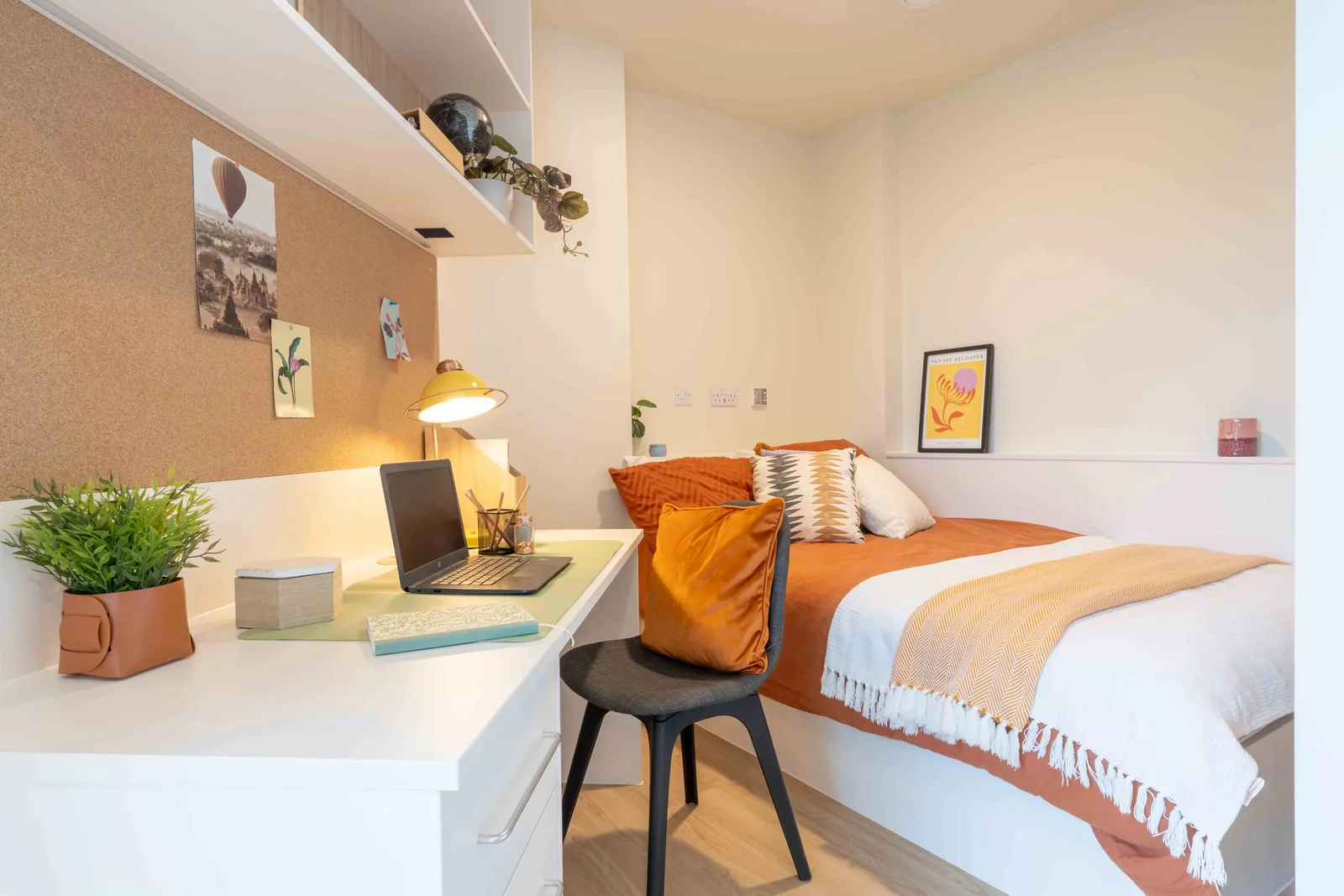 Silver En Suite Premium at iQ Longwood Place