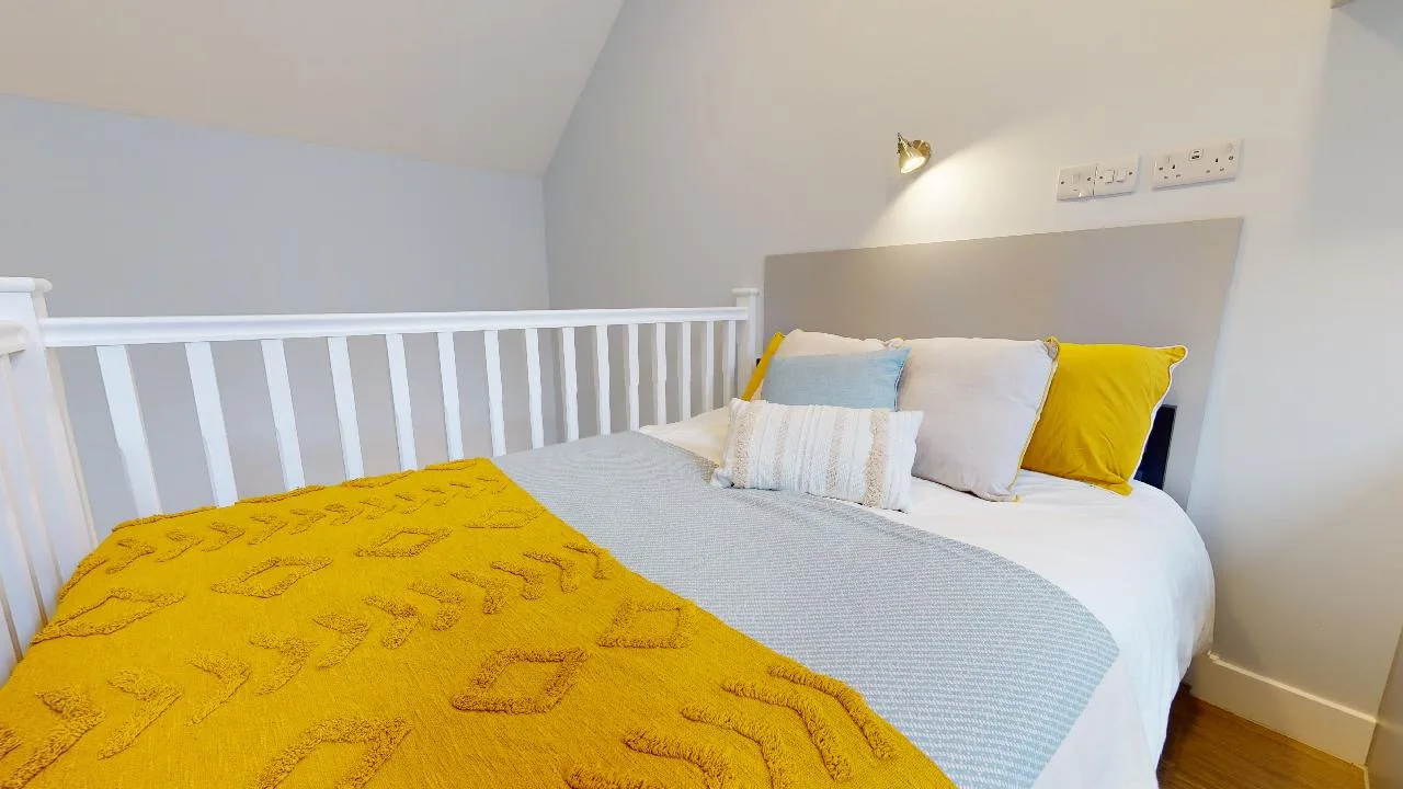 Maximum independence in our stylish diamond duplex apartment at iQ Elliott House