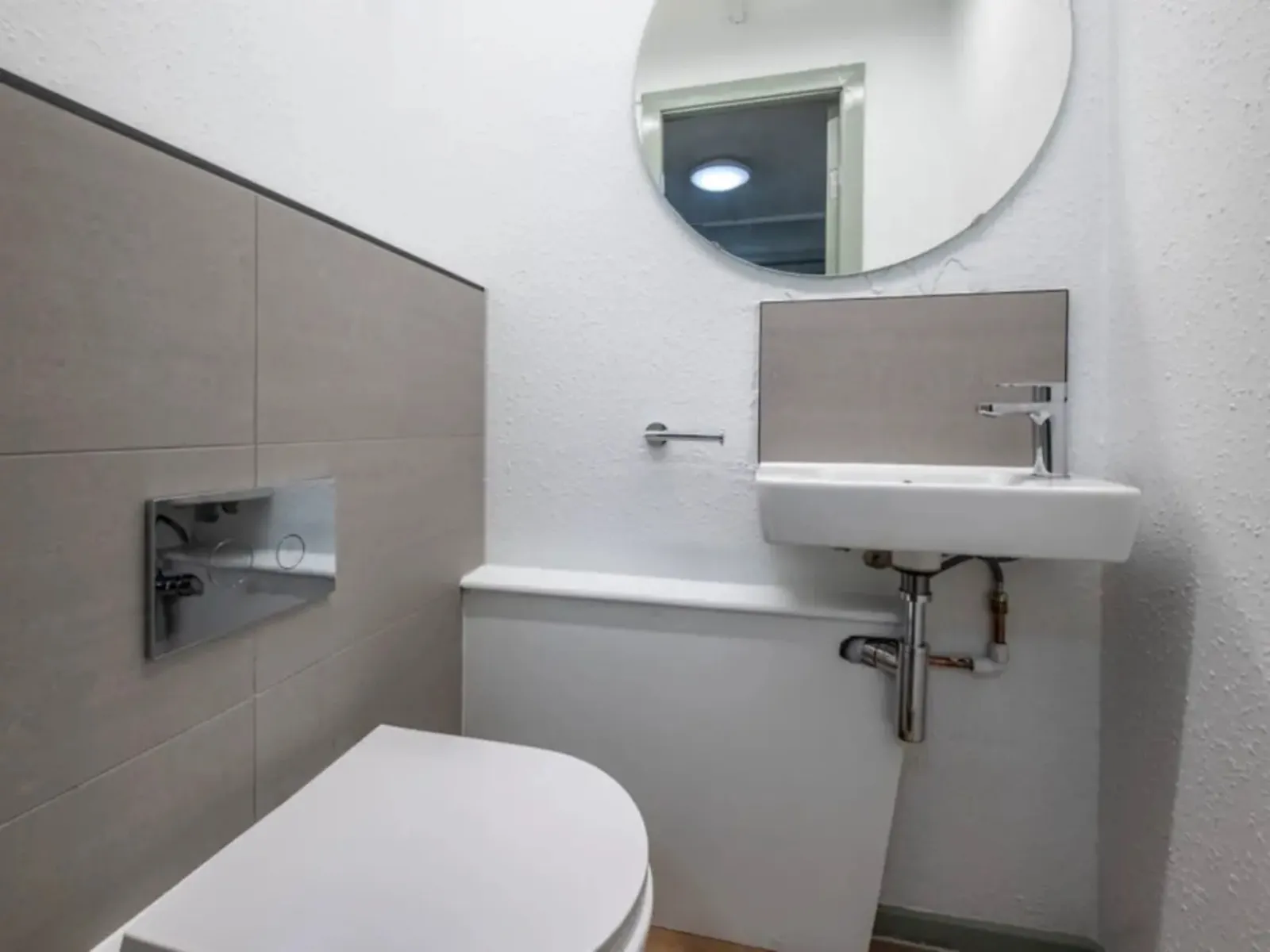 Meadow Court photo 19