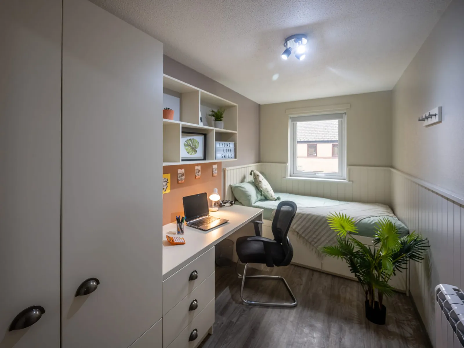 Meadow Court photo 23