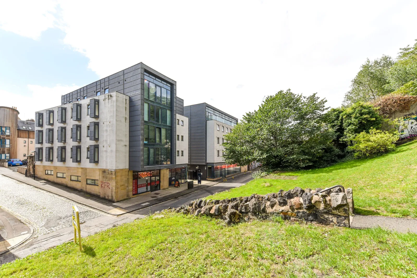 Panmure Court photo 3