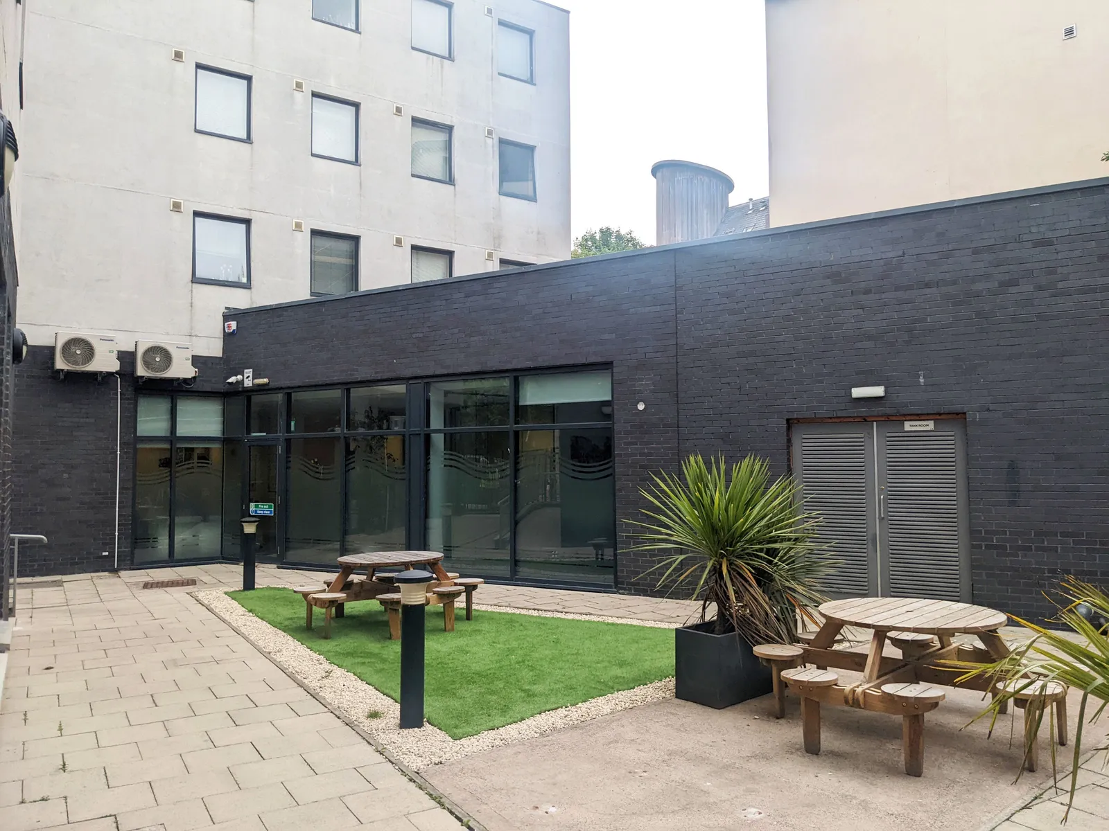 Panmure Court photo 9