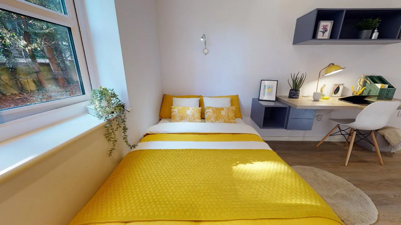 More space and all you need in a large en suite at iQ The Podium