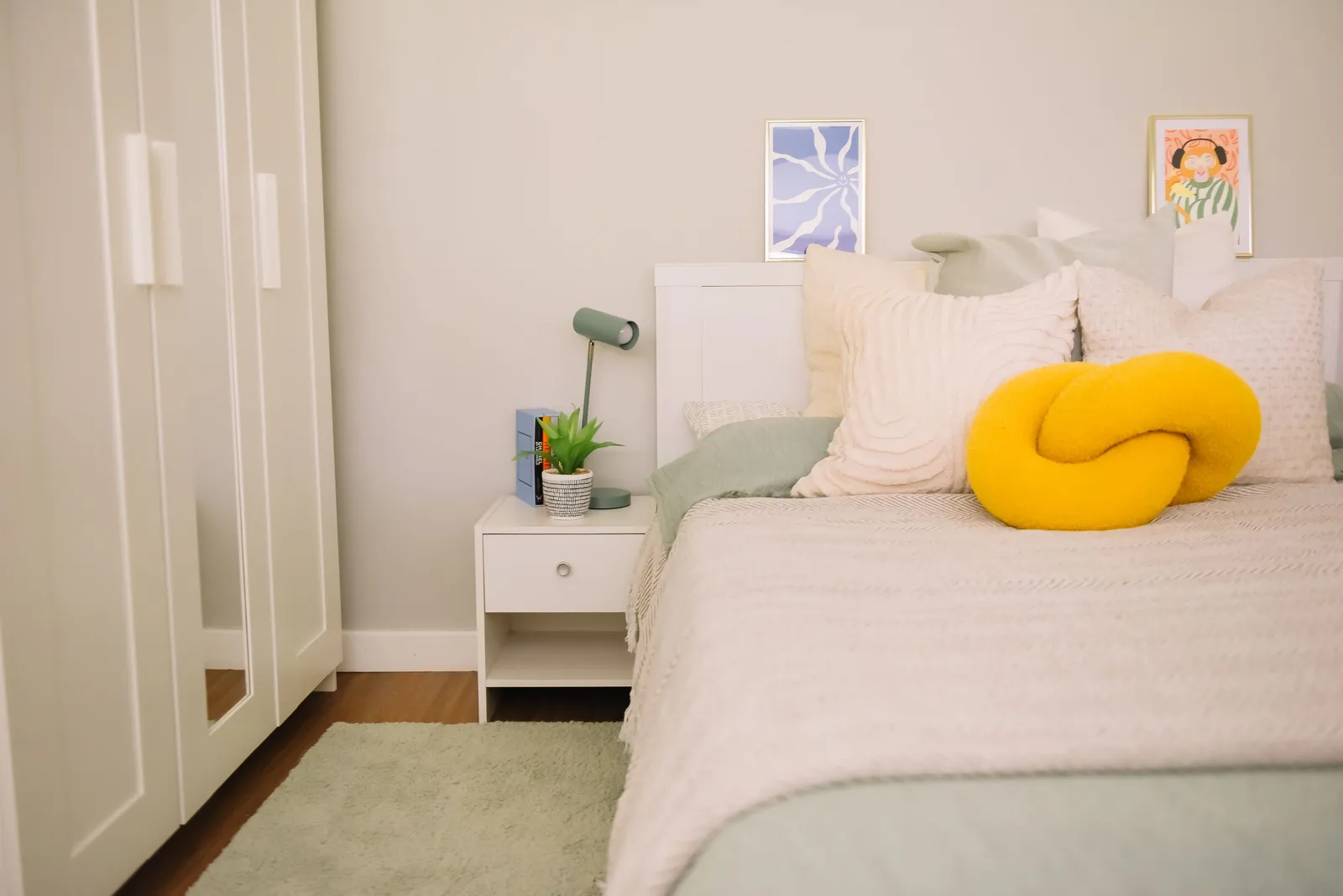 Value Shared Apartment at Library Lofts