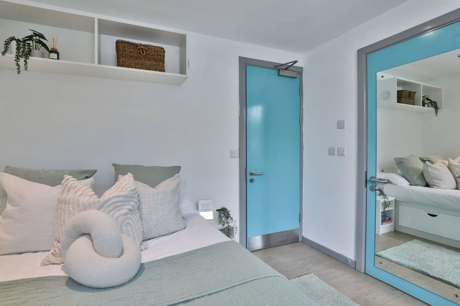 Picturehouse Apartments photo 3