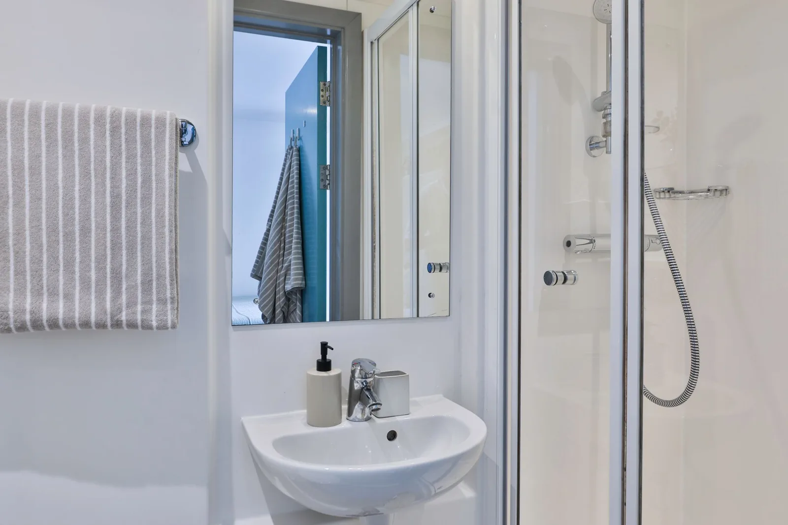 Picturehouse Apartments photo 7