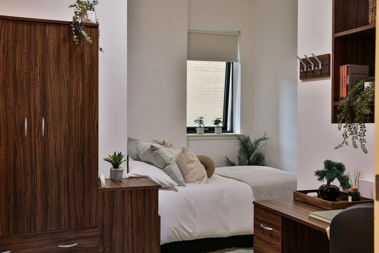 Classic 3 Bed Apartment at Claremont House