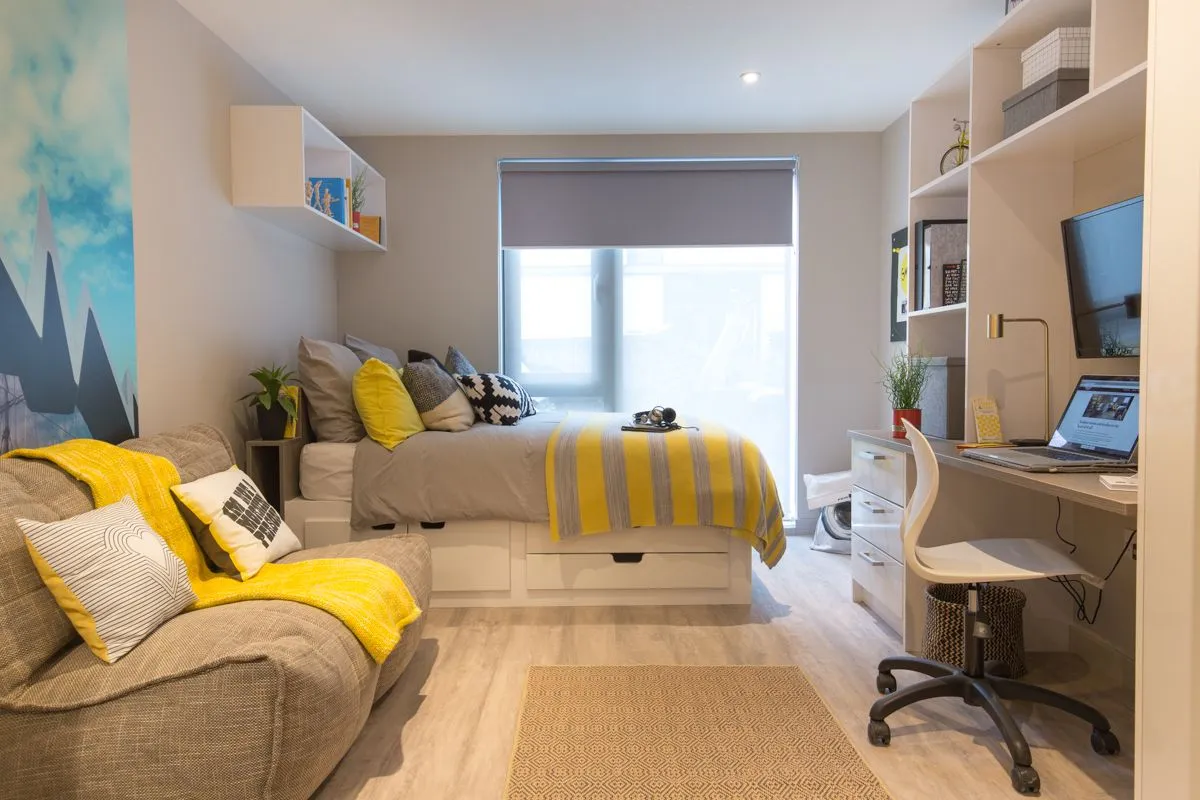 Classic 3-4 Bed Apartment at Willowbank