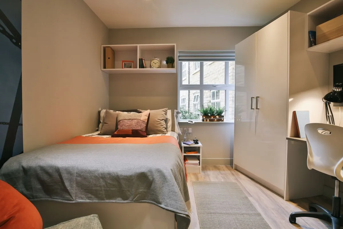 Classic Bigger 2 Bed Apartment at Kingsmill Studios