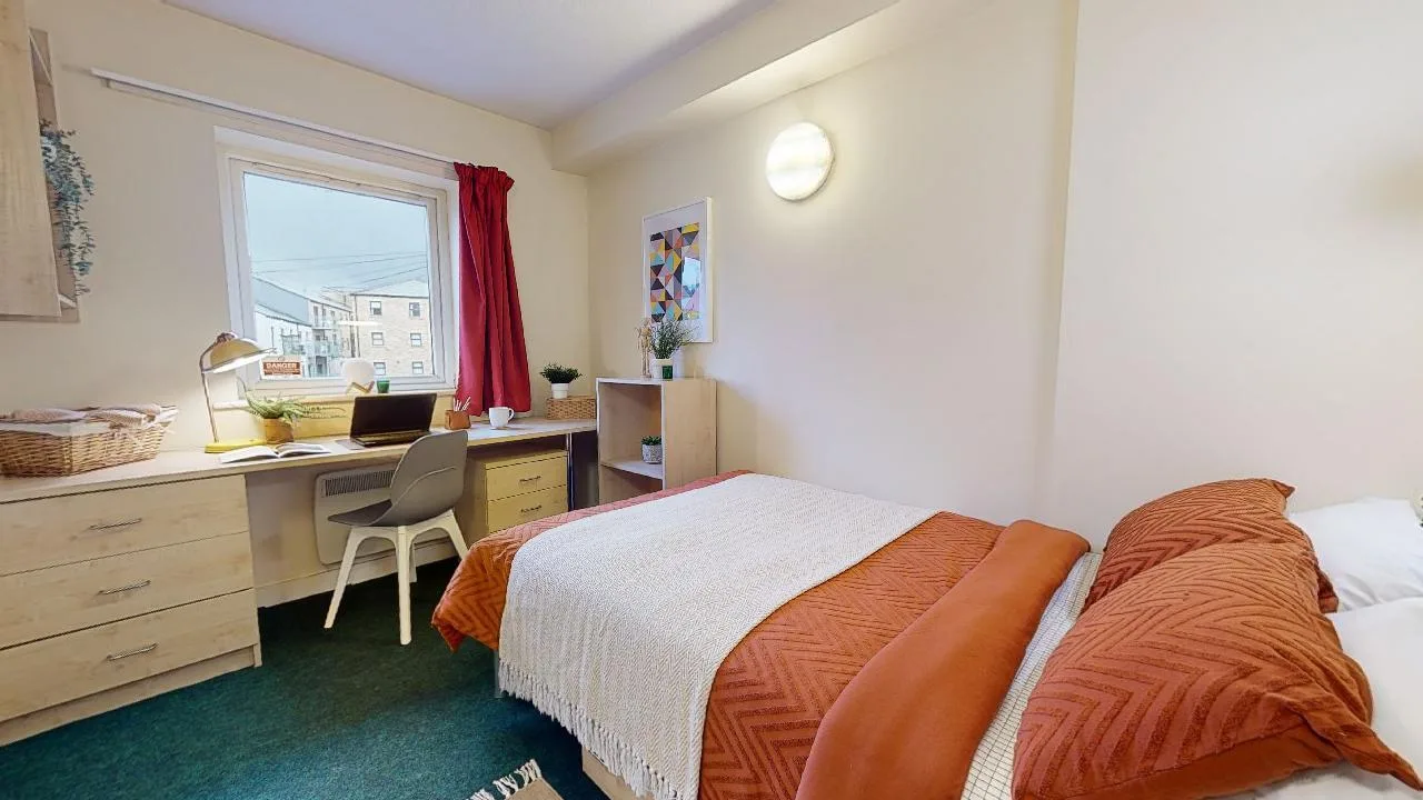 Copper En Suite at iQ Little Aspley House