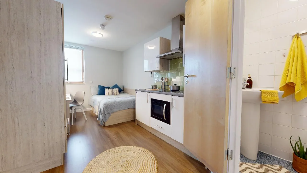 Stylish, spacious student living in our silver studios at iQ Kingston